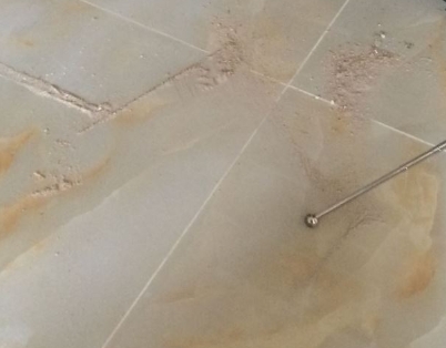 景县瓷砖空鼓维修公司分享粘合剂选择不当在瓷砖铺贴过程中可能导致以下问题