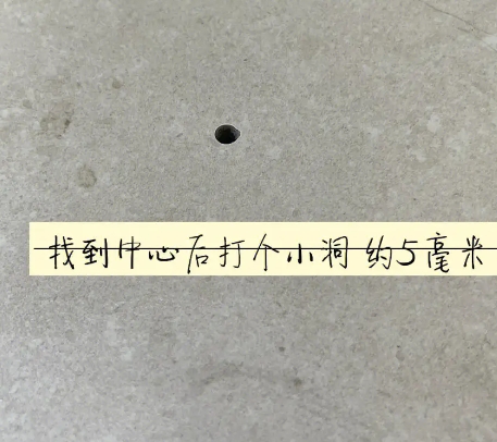 景县瓷砖空鼓维修公司专业解答在瓷砖铺贴过程中，如果砂料搅拌不均匀，将会带来以下问题